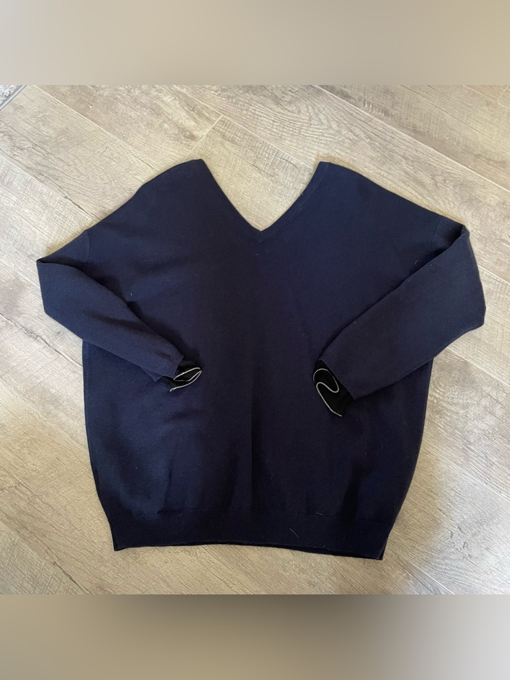 Brunello Cucinelli 100% Cashmere Navy V-Neck Sweater large - Picture 5 of 6